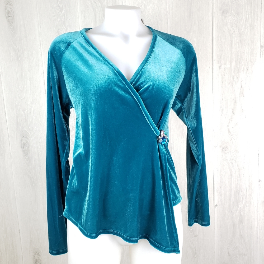 The Limited Size XS Deep V Neck Velvet Top Brooch